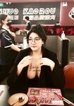 推特露臉人間胸器【反骨PP】放飛自我，各種人前極限露出，調教喝尿放尿也很母狗