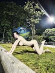 推特露臉人間胸器【反骨PP】放飛自我，各種人前極限露出，調教喝尿放尿也很母狗