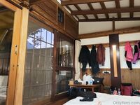 长得像孙燕姿的新加坡E杯混血纹身女神「Ada822」OF大尺度露脸私拍激情撩骚自慰男女通吃