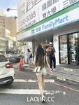 2024 년 대만 교정기 미인 [RayRay Rui Rui]는 슈퍼마켓에서 큰 가슴을 노출하고 양면 3P 섹스를하며 거의 얼굴을 보이지 않는 혜택을 트윗했습니다.