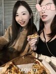 2024 년 대만 교정기 미인 [RayRay Rui Rui]는 슈퍼마켓에서 큰 가슴을 노출하고 양면 3P 섹스를하며 거의 얼굴을 보이지 않는 혜택을 트윗했습니다.