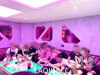 2024 년 대만 교정기 미인 [RayRay Rui Rui]는 슈퍼마켓에서 큰 가슴을 노출하고 양면 3P 섹스를하며 거의 얼굴을 보이지 않는 혜택을 트윗했습니다.