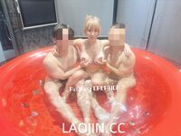2024 년 대만 교정기 미인 [RayRay Rui Rui]는 슈퍼마켓에서 큰 가슴을 노출하고 양면 3P 섹스를하며 거의 얼굴을 보이지 않는 혜택을 트윗했습니다.