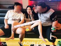 2024 년 대만 교정기 미인 [RayRay Rui Rui]는 슈퍼마켓에서 큰 가슴을 노출하고 양면 3P 섹스를하며 거의 얼굴을 보이지 않는 혜택을 트윗했습니다.