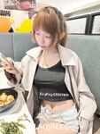 2024 년 대만 교정기 미인 [RayRay Rui Rui]는 슈퍼마켓에서 큰 가슴을 노출하고 양면 3P 섹스를하며 거의 얼굴을 보이지 않는 혜택을 트윗했습니다.