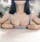 2024 년 대만 교정기 미인 [RayRay Rui Rui]는 슈퍼마켓에서 큰 가슴을 노출하고 양면 3P 섹스를하며 거의 얼굴을 보이지 않는 혜택을 트윗했습니다.