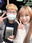 2024 년 대만 교정기 미인 [RayRay Rui Rui]는 슈퍼마켓에서 큰 가슴을 노출하고 양면 3P 섹스를하며 거의 얼굴을 보이지 않는 혜택을 트윗했습니다.