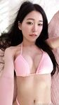 외모와 핫한 코저 'meriol_chan'은 대규모 개인 사진에서 그녀의 얼굴을 보여줍니다. 그녀의 검은 얼굴은 시각 효과로 가득 차 있습니다.