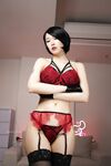 외모와 핫한 코저 'meriol_chan'은 대규모 개인 사진에서 그녀의 얼굴을 보여줍니다. 그녀의 검은 얼굴은 시각 효과로 가득 차 있습니다.