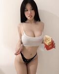 马来西亚超人气网红电竞女神「mspuiyi」OF大尺度露脸私拍身材爆炸模特淫乱百合趴