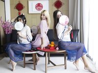 马来西亚超人气网红电竞女神「mspuiyi」OF大尺度露脸私拍身材爆炸模特淫乱百合趴