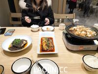 2024년 청두의 미모 커플 [루토루토-커플]은 아내 바꾸기를 좋아하는 아름답고 아름다운 아가씨입니다. 그녀는 하얀 피부와 얇은 허리를 가지고 있지만 여전히 찐빵입니다. 보다.