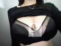 2024年，【重磅】極品清純大奶學妹【小狗】未發第二彈全套付費，發育得真好，私處粉嫩尺度大