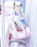매우 부드럽고 사랑스러운 작은 로리 "Lihua Xue"는 몸집이 작고 하얗고 부드러운 몸매를 가지고있어 매우 매력적입니다! 겉으로는 귀여워 보이는 귀여운 소녀는 핑크색 가슴을 가진 보지와 인간 모양의 작은 암캐를 가진 비밀리에 작은 창녀입니다.