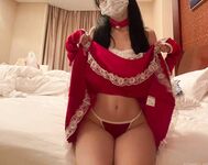 The heavy-hitting micro-circle celebrity with big breasts and fat ass [Innocent Xiaochu] VIP threshold view worth 10,000 yuan, Ziwei has sex in the car and shakes, making men unable to stop