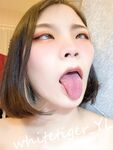 推特清纯极品露脸小母狗【whitetiger_YL】订阅，露出道具调教啪啪3P内射喝圣水花样繁多