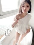 推特清纯极品露脸小母狗【whitetiger_YL】订阅，露出道具调教啪啪3P内射喝圣水花样繁多