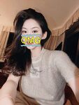 穷人女神富人玩物，顶级性感外围女神『猫小七喷泉』一龙戏二凤？还是水晶配蝴蝶～喷了一地看着自己的投屏好骚