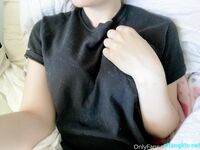 人间尤物！推特漫画身材巅峰女神【姬子猫】蜜桃臀白虎嫩乳犹如硅胶娃娃，大尺度不健康视图私拍