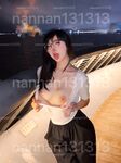 9頭身の体と少し露出した顔を持つ対照的な雌犬の女神「キティ」は、舌を突き出し、目を丸くして頭蓋内オーガズムに達するまで、父親に犯されたいと思っています。 。