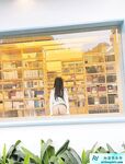 推特超A完美身材嫩妹【Luna000yu】专注户外多场景大胆露出，真空出门地铁游乐场超市人前露逼