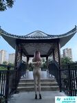 推特超A完美身材嫩妹【Luna000yu】专注户外多场景大胆露出，真空出门地铁游乐场超市人前露逼
