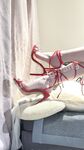The ruthless Silk Foot Juicer Goddess "Yu Ni is very busy." The little brother can't help but come to Ni Ni's feet to get horny again. He holds the glans between his toes and keeps teasing and rubbing. How long can you last①