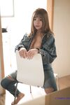 最新8月流出，推特八字大奶露脸反差婊【Emma18Y】高价订阅福利，勇闯有人男厕景区超市露出道具紫薇野战啪啪
