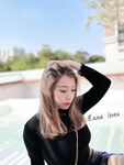 最新8月流出，推特八字大奶露脸反差婊【Emma18Y】高价订阅福利，勇闯有人男厕景区超市露出道具紫薇野战啪啪