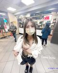 最新8月流出，推特八字大奶露脸反差婊【Emma18Y】高价订阅福利，勇闯有人男厕景区超市露出道具紫薇野战啪啪