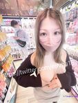 最新8月流出，推特八字大奶露脸反差婊【Emma18Y】高价订阅福利，勇闯有人男厕景区超市露出道具紫薇野战啪啪