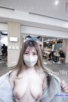 最新8月流出，推特八字大奶露脸反差婊【Emma18Y】高价订阅福利，勇闯有人男厕景区超市露出道具紫薇野战啪啪