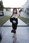 最新8月流出，推特八字大奶露脸反差婊【Emma18Y】高价订阅福利，勇闯有人男厕景区超市露出道具紫薇野战啪啪