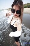 最新8月流出，推特八字大奶露脸反差婊【Emma18Y】高价订阅福利，勇闯有人男厕景区超市露出道具紫薇野战啪啪