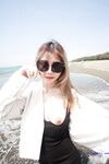 最新8月流出，推特八字大奶露脸反差婊【Emma18Y】高价订阅福利，勇闯有人男厕景区超市露出道具紫薇野战啪啪