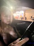 最新8月流出，推特八字大奶露脸反差婊【Emma18Y】高价订阅福利，勇闯有人男厕景区超市露出道具紫薇野战啪啪
