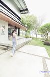 最新8月流出，推特八字大奶露脸反差婊【Emma18Y】高价订阅福利，勇闯有人男厕景区超市露出道具紫薇野战啪啪