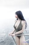最新8月流出，推特八字大奶露脸反差婊【Emma18Y】高价订阅福利，勇闯有人男厕景区超市露出道具紫薇野战啪啪