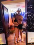 Mayaman at makapangyarihang ginoo na Fan Dashen [Fat House Hookup Expert] High-end sex game, ang modelong estudyanteng babae na si Liangjia ay nakikipaglaro din sa mga buntis na babae, lahat ng uri ng sluts ay sumusuko sa kanya