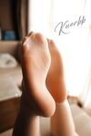 无情丝足榨汁姬女神『酷儿』走了一天jiojio超级酸了坏坏弟弟还要tk我，谁能抵抗住黑色油亮丝的诱惑呀~