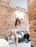 性感反差白富美女神『leggybabenb』领导故意把男友派去出差然后来家里玩，听说男友喜欢打我屁股就一直使劲打，叫声诱人