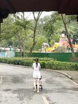 最新8月OF訂購①，極品亂倫姨侄戀【小姨媽】風韻知性女人味，喜歡我的小姨，雪白美臀野戰車震內射，當著孩子面肏
