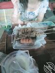 海角《兄妹乱伦》【爱上自己的亲妹妹】趁爸妈不在家偷偷溜进妹妹的房间强插妹妹的小嫩B