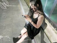 海角《兄妹乱伦》【爱上自己的亲妹妹】趁爸妈不在家偷偷溜进妹妹的房间强插妹妹的小嫩B