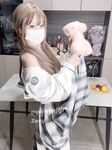 清純反差小蘿莉『zoey』跟主人偷偷在停車場做愛，不敢叫大聲，小狗被後入，小狗的屁屁都是主人的巴掌印