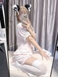 清純反差小蘿莉『zoey』跟主人偷偷在停車場做愛，不敢叫大聲，小狗被後入，小狗的屁屁都是主人的巴掌印