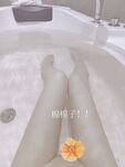 清纯白嫩小母狗学妹『辞安』白虎当然要配白丝啦，好喜欢被鸡巴插入的感觉，想当哥哥的炮架被哥哥抱起来操