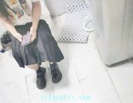 海角《兄妹乱伦》【我的龙凤胎妹妹】龙凤胎哥哥强上02年亲妹妹再次操正在写作业的妹妹干到一半才发现老妈在家