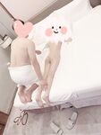 Cô vợ nhỏ ngây thơ và đĩ điếm "gái trẻ mới lớn", âm đạo của cô ấy quá chật, tự tay ôm con cặc nam giới vào trong âm hộ nhỏ của mình, phát ra tiếng kêu thoải mái và đầy dục vọng.