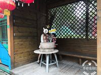 顶级调教大神『帝都金领S』最新调教视频，双飞姐妹花商场露出人前调教，别人眼里的女神在金主面前就是条小母狗